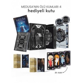 Medusa'nın Ölü Kumları 4 - Hediyeli Tekli Kutu (Yan Boyamalı) (Ciltli)